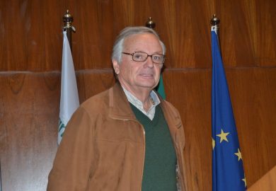 Prof. Nuno Geraldes Barba, faz apresentação “Amêndoas no Ribatejo, clima e variedades”